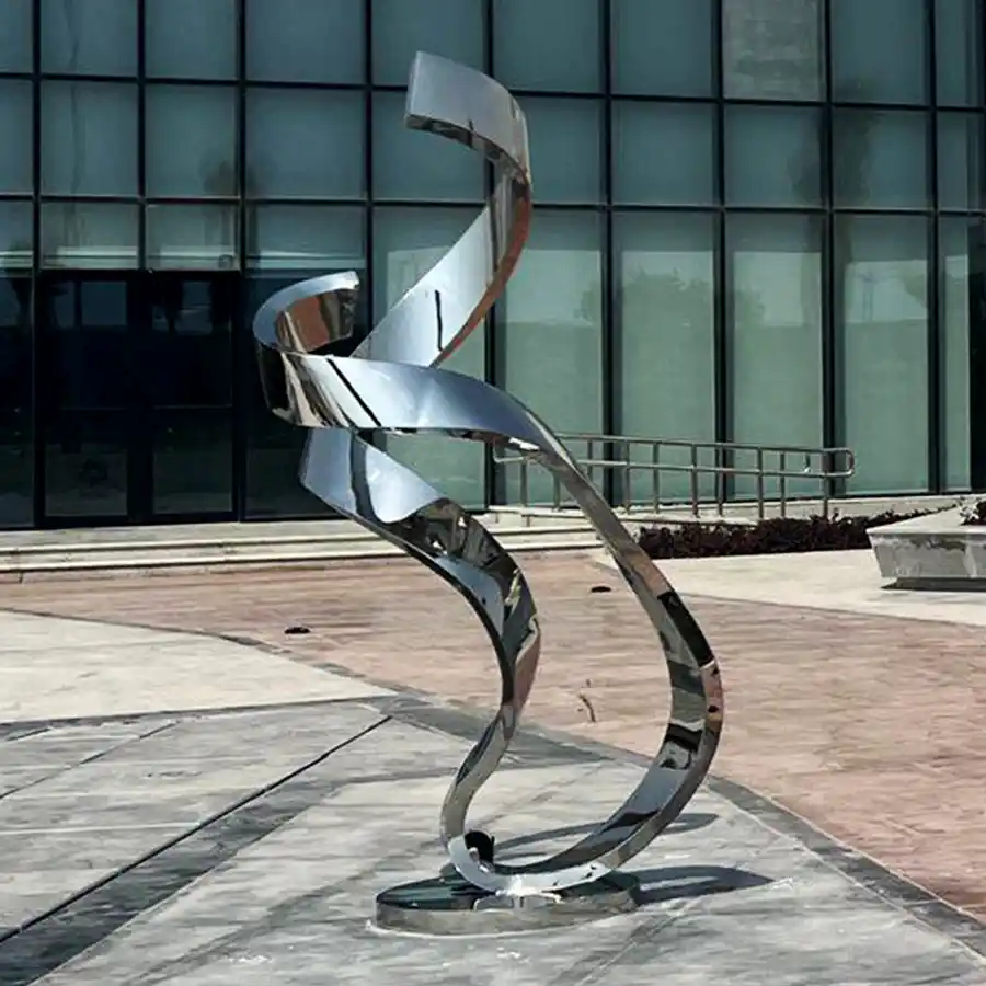 مجسم-ستانلس-ستيل-لولبي 2